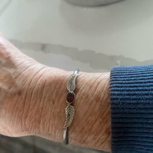 Blue Ridge Red Gemstone Sterling Silver Bracelet by Ruth Ann Begay Navajo - Picture 6 of 7